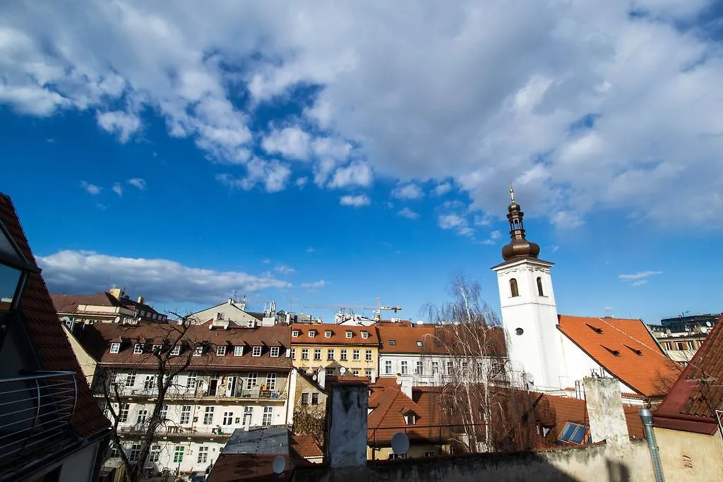 Ruterra Red Roofs View With Garage Lejlighed Prag